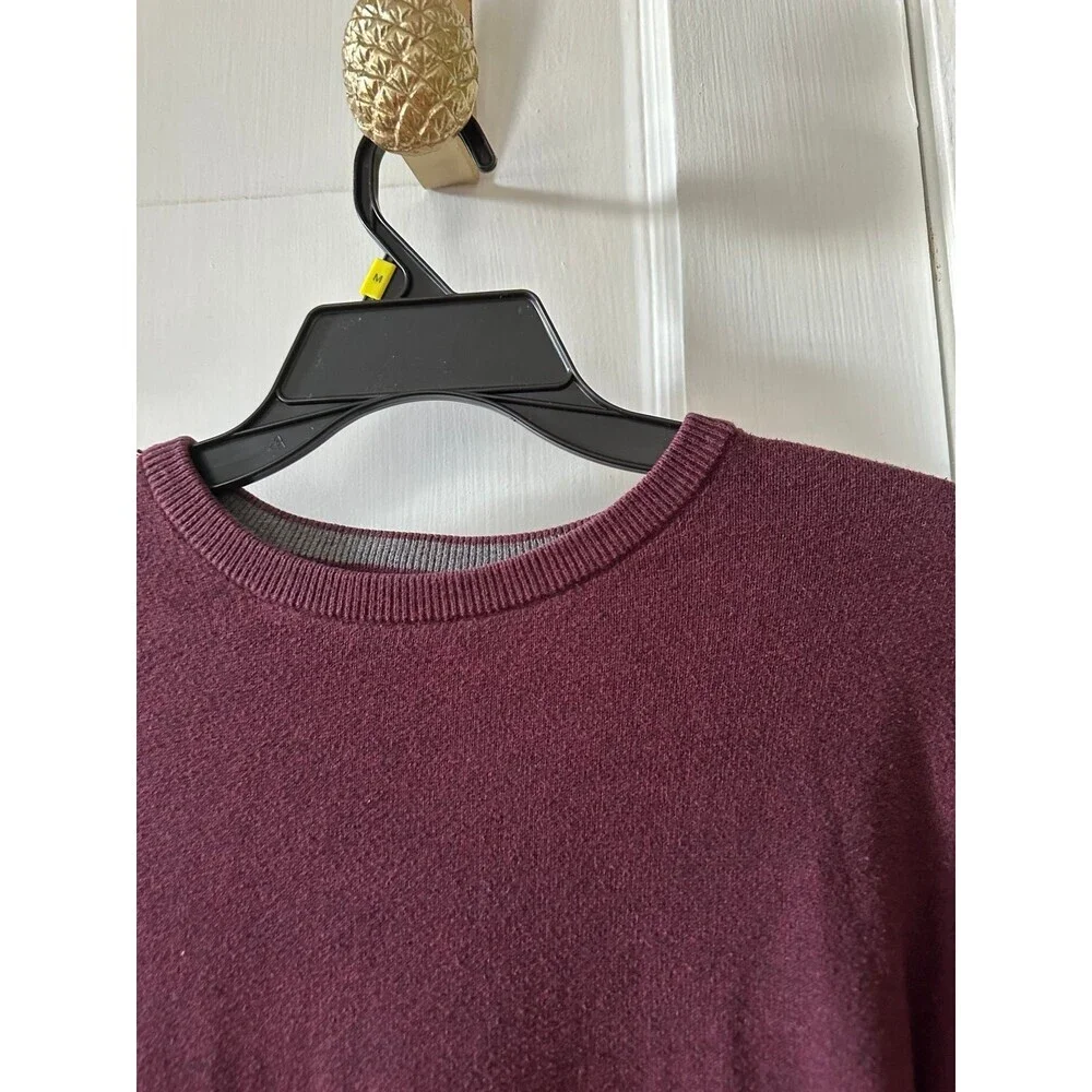 Sweater George men’s size medium maroon sweater